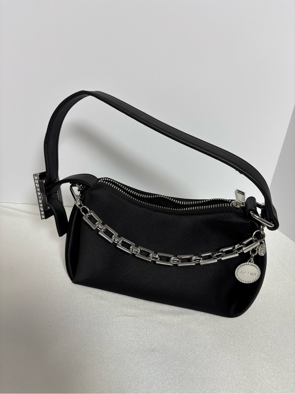 Diraclya Women's Black Shoulder Bag
Aldo